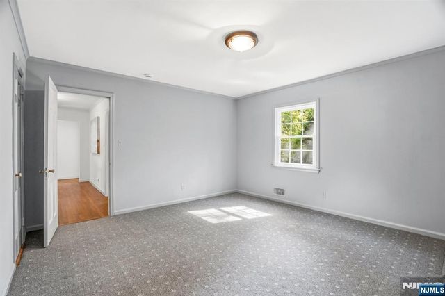 34 Hillside Avenue, Glen Rock, NJ 07452