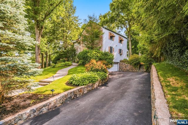 34 Hillside Avenue, Glen Rock, NJ 07452