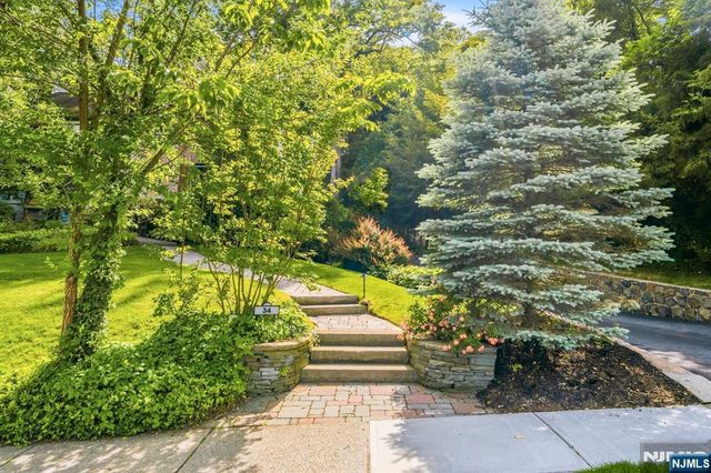 34 Hillside Avenue, Glen Rock, NJ 07452