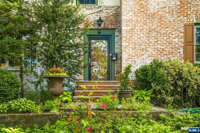 34 Hillside Avenue, Glen Rock, NJ 07452
