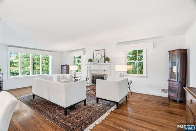 34 Hillside Avenue, Glen Rock, NJ 07452