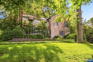 34 Hillside Avenue, Glen Rock, NJ 07452