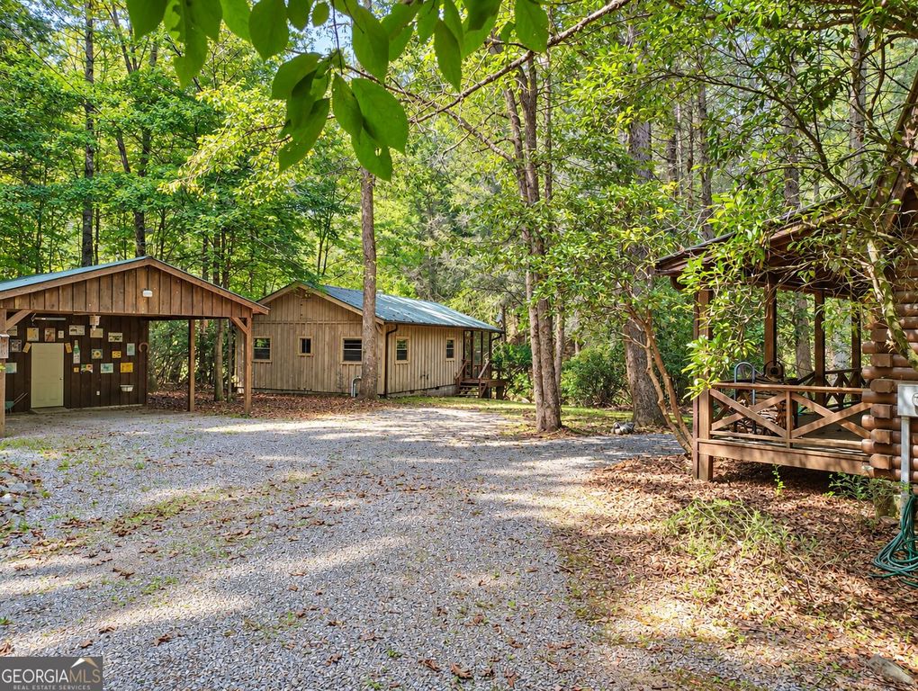 10 Fightingtown Drive, Blue Ridge, GA 30513