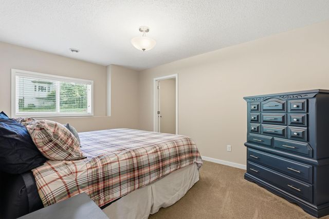 2657 Goodview Avenue N, Oakdale, MN 55128
