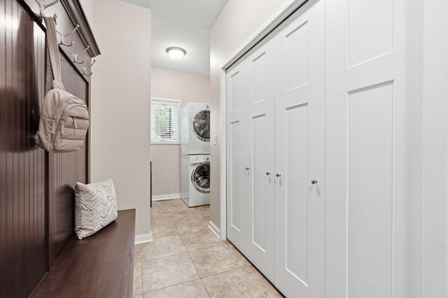 2657 Goodview Avenue N, Oakdale, MN 55128