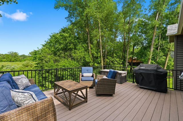 2657 Goodview Avenue N, Oakdale, MN 55128