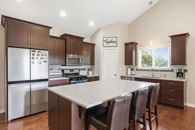 2657 Goodview Avenue N, Oakdale, MN 55128