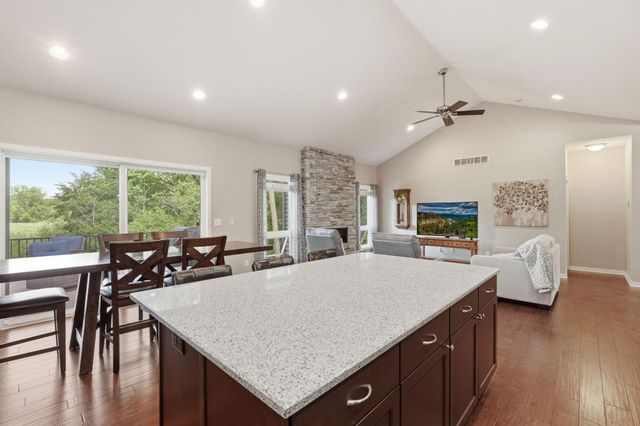 2657 Goodview Avenue N, Oakdale, MN 55128