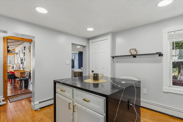 2 Franklin Ave, North Attleboro, MA 02760