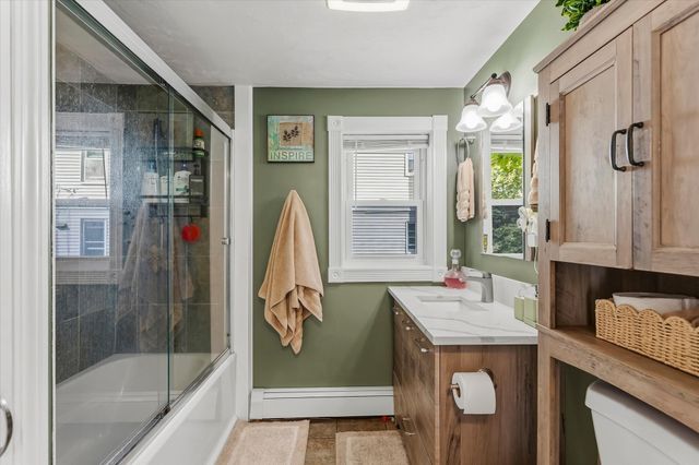 2 Franklin Ave, North Attleboro, MA 02760