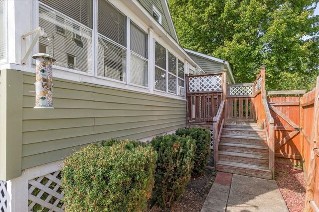 2 Franklin Ave, North Attleboro, MA 02760