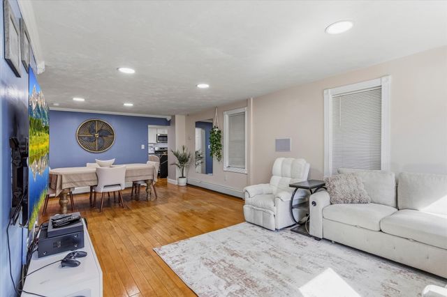 2 Franklin Ave, North Attleboro, MA 02760