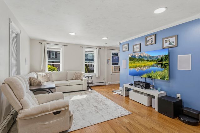 2 Franklin Ave, North Attleboro, MA 02760