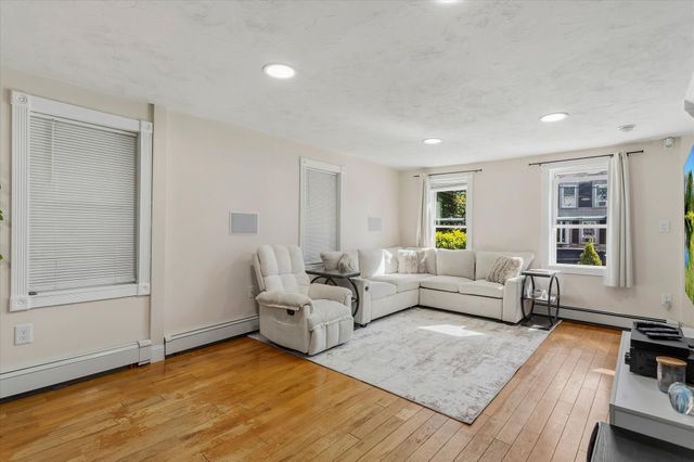 2 Franklin Ave, North Attleboro, MA 02760