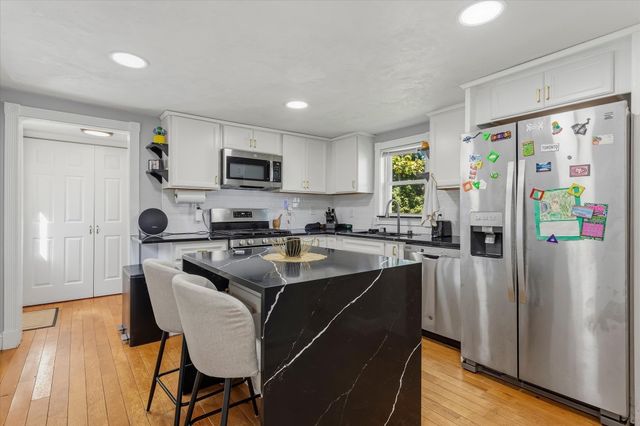 2 Franklin Ave, North Attleboro, MA 02760