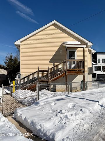 24 Woodland Avenue, Keansburg, NJ 07734