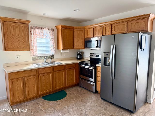 24 Woodland Avenue, Keansburg, NJ 07734