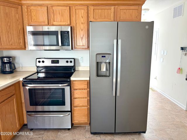 24 Woodland Avenue, Keansburg, NJ 07734