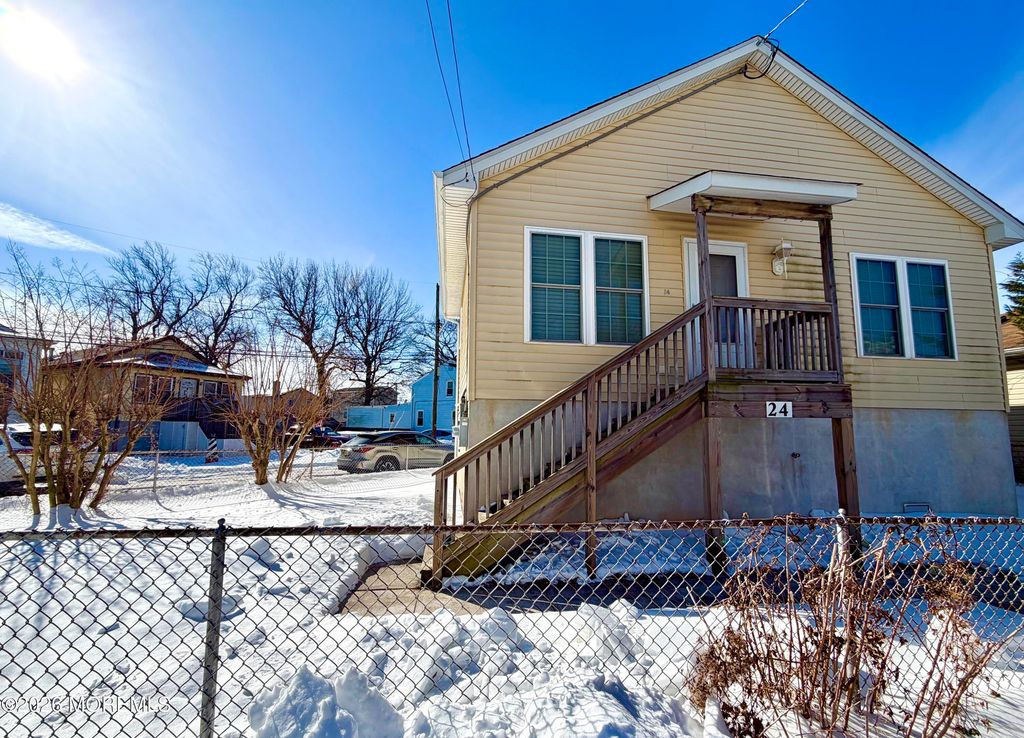 24 Woodland Avenue, Keansburg, NJ 07734