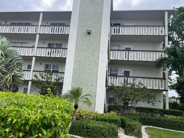 240 SOUTHAMPTON B 240, West Palm Beach, FL 33417