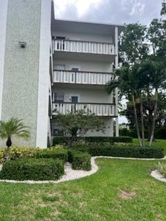 240 SOUTHAMPTON B 240, West Palm Beach, FL 33417