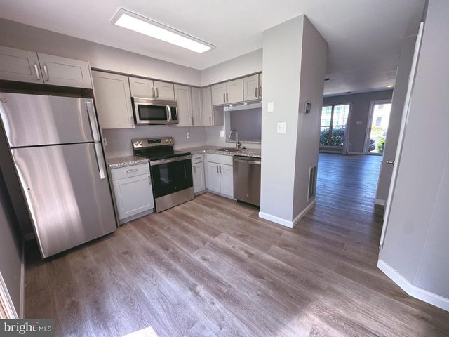 547 DAHLGREEN RD, Glen Burnie, MD 21061