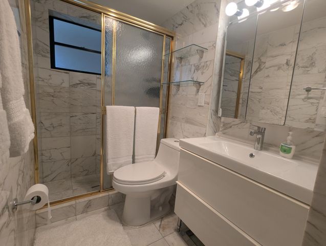 220 KINGS POINT Drive 501, Sunny Isles Beach, FL 33160