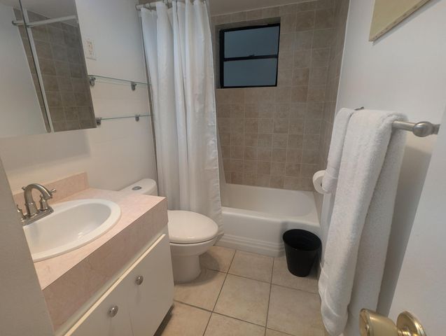 220 KINGS POINT Drive 501, Sunny Isles Beach, FL 33160