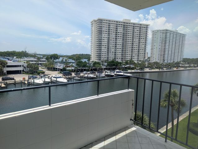 220 KINGS POINT Drive 501, Sunny Isles Beach, FL 33160