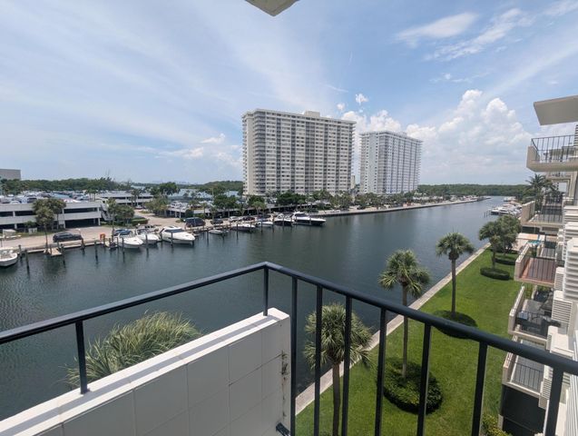 220 KINGS POINT Drive 501, Sunny Isles Beach, FL 33160