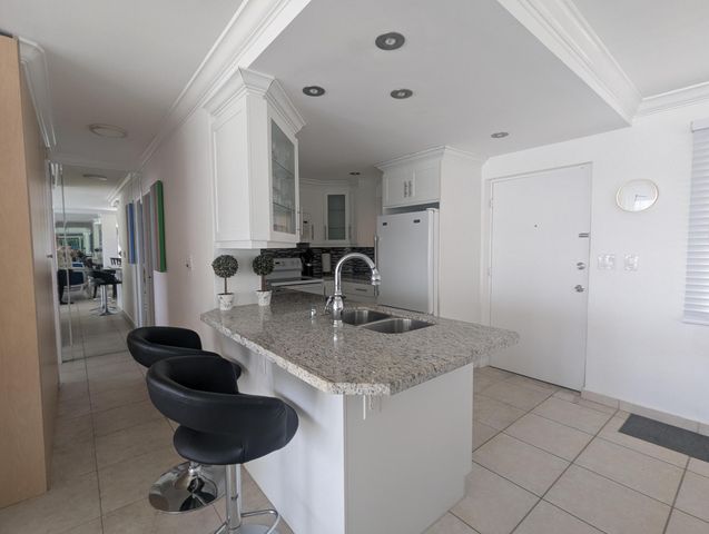 220 KINGS POINT Drive 501, Sunny Isles Beach, FL 33160