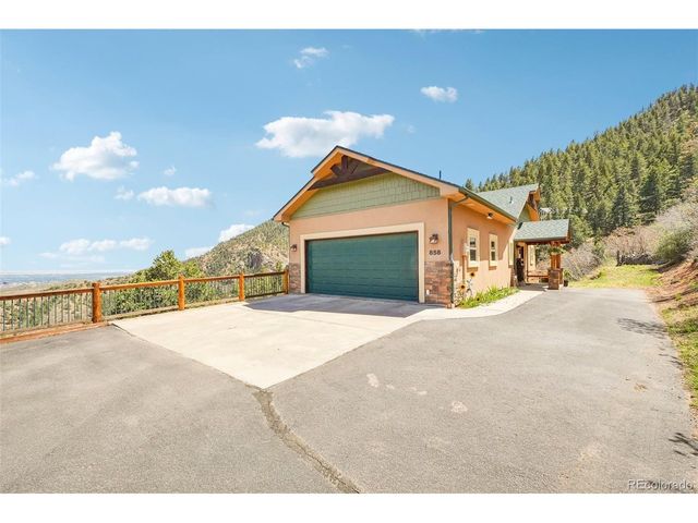 858 Oak Ridge Rd, Manitou Springs, CO 80829