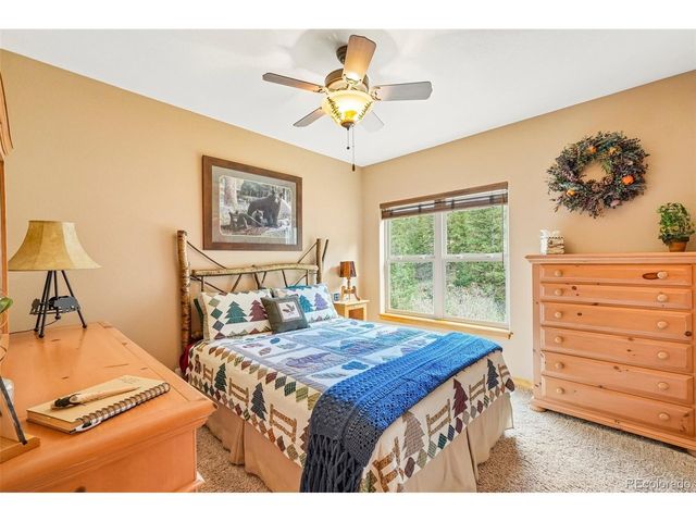 858 Oak Ridge Rd, Manitou Springs, CO 80829