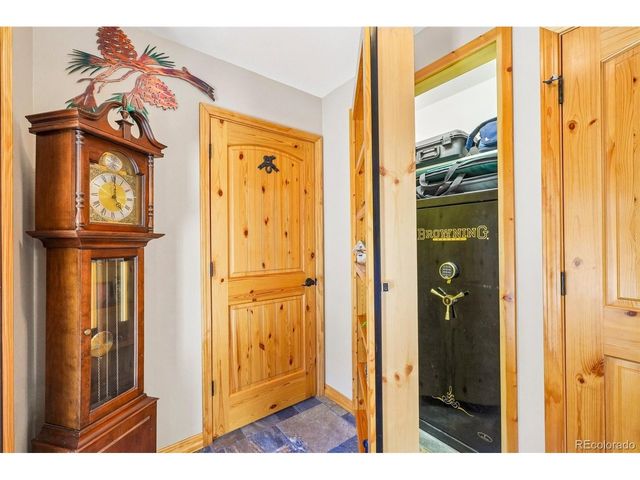 858 Oak Ridge Rd, Manitou Springs, CO 80829
