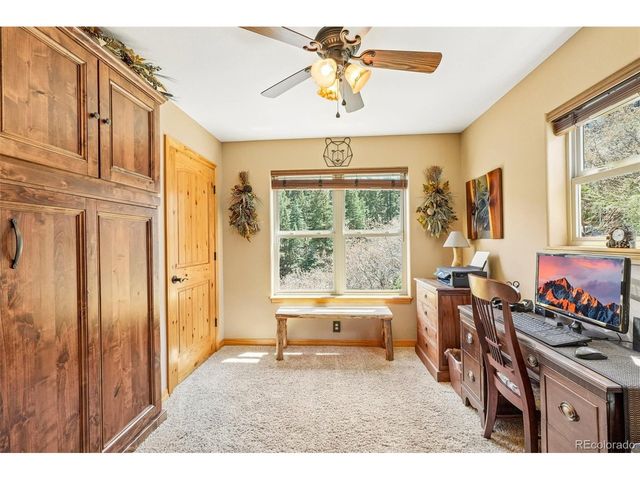 858 Oak Ridge Rd, Manitou Springs, CO 80829