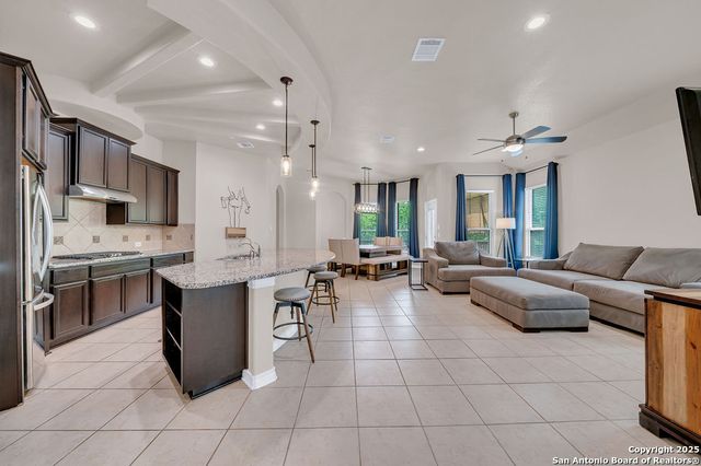 6638 Comanche Post, San Antonio, TX 78233