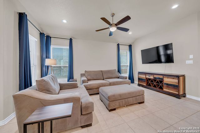 6638 Comanche Post, San Antonio, TX 78233