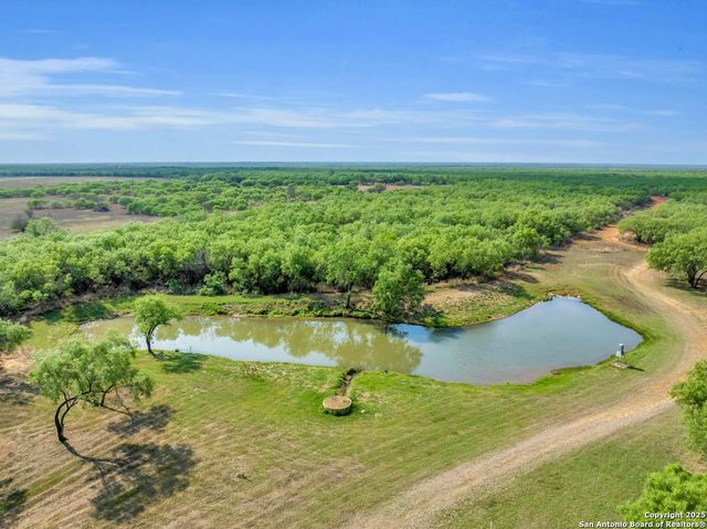 2654 Matthews Ranch Road, Dilley, TX 78017