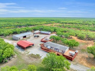2654 Matthews Ranch Road, Dilley, TX 78017