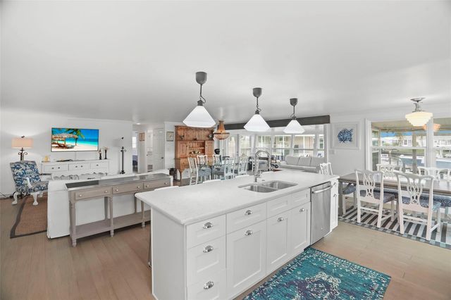 7162 MOUNT ARLINGTON DRIVE NE 417, St Petersburg, FL 33702