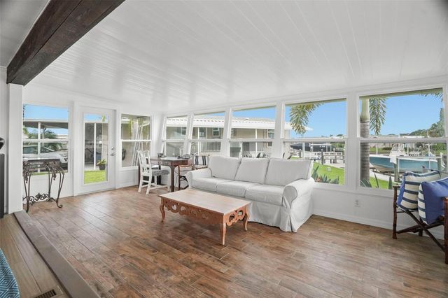 7162 MOUNT ARLINGTON DRIVE NE 417, St Petersburg, FL 33702