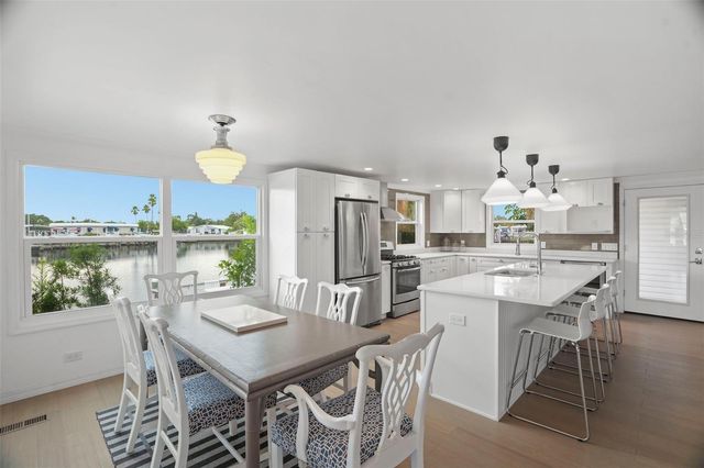 7162 MOUNT ARLINGTON DRIVE NE 417, St Petersburg, FL 33702
