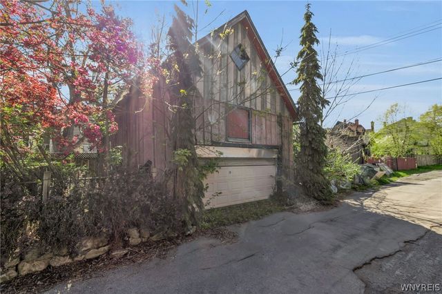 587 Breckenridge Street, Buffalo, NY 14222