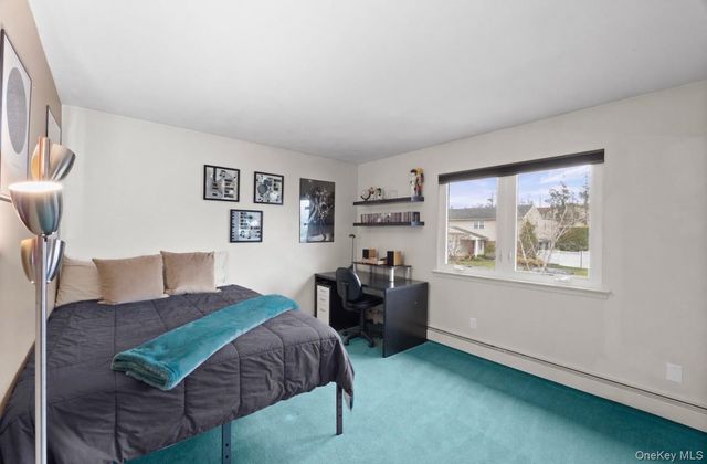 19 Jacob Road, Plainview, NY 11803