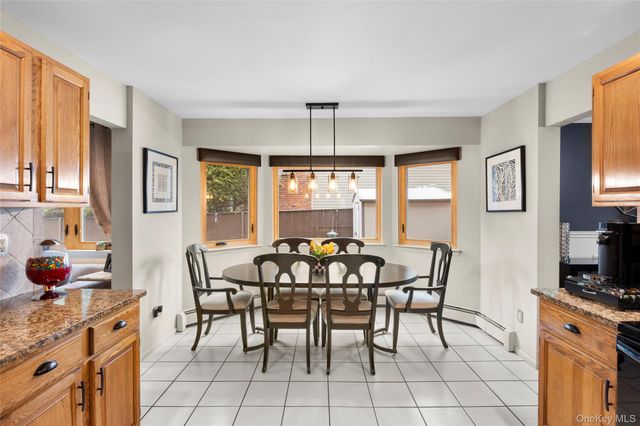 19 Jacob Road, Plainview, NY 11803