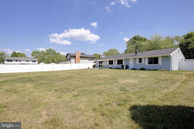 5304 DORIS DR, Waldorf, MD 20601