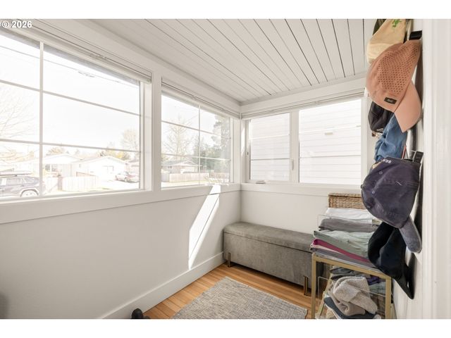 8623 N CURTIS Ave, Portland, OR 97217