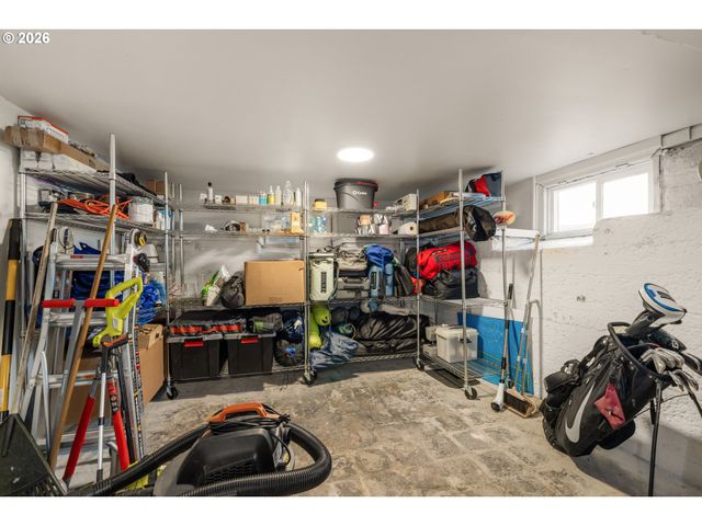 8623 N CURTIS Ave, Portland, OR 97217