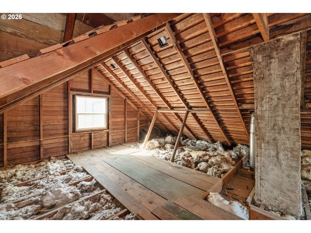 8623 N CURTIS Ave, Portland, OR 97217