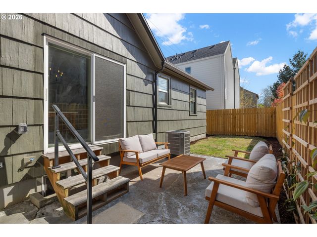 8623 N CURTIS Ave, Portland, OR 97217